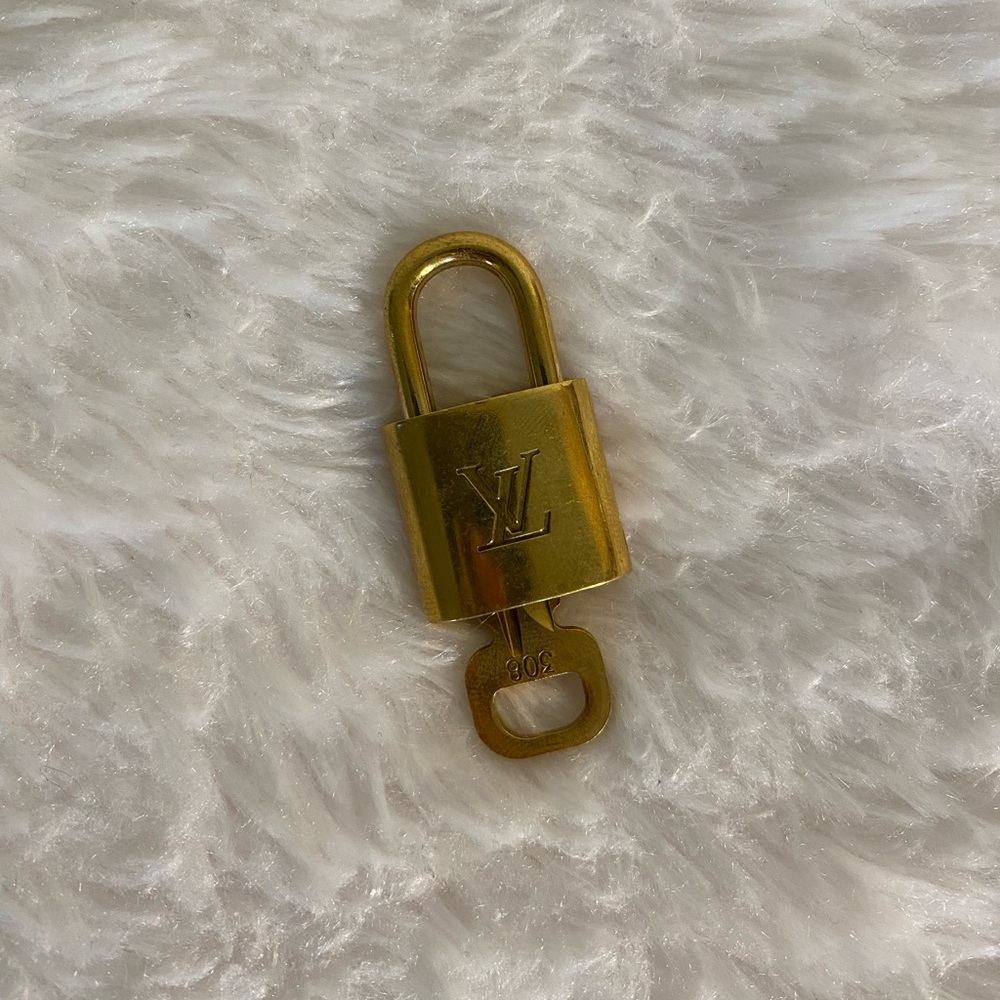 Authentic Louis Vuittton lock and key #308